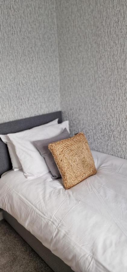 Shm Stays Leicester. Newly Renovated!! 15 Min Drive From City Centre, University. 9 Min Drive To Leicester City Stadium, 5 Min Drive To M1 & M69. 2 Min Walk To Bus Stop. Bagian luar foto