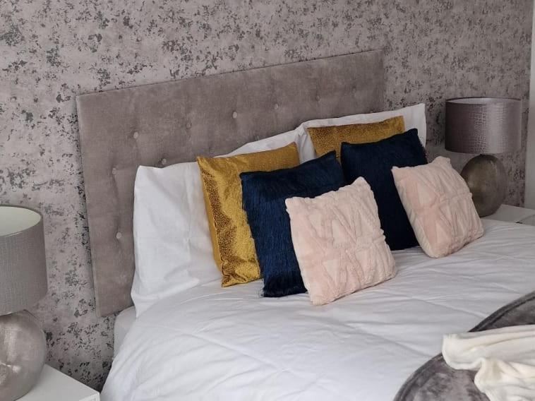 Shm Stays Leicester. Newly Renovated!! 15 Min Drive From City Centre, University. 9 Min Drive To Leicester City Stadium, 5 Min Drive To M1 & M69. 2 Min Walk To Bus Stop. Bagian luar foto
