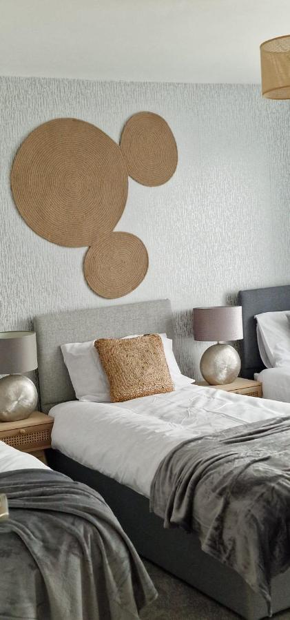 Shm Stays Leicester. Newly Renovated!! 15 Min Drive From City Centre, University. 9 Min Drive To Leicester City Stadium, 5 Min Drive To M1 & M69. 2 Min Walk To Bus Stop. Bagian luar foto