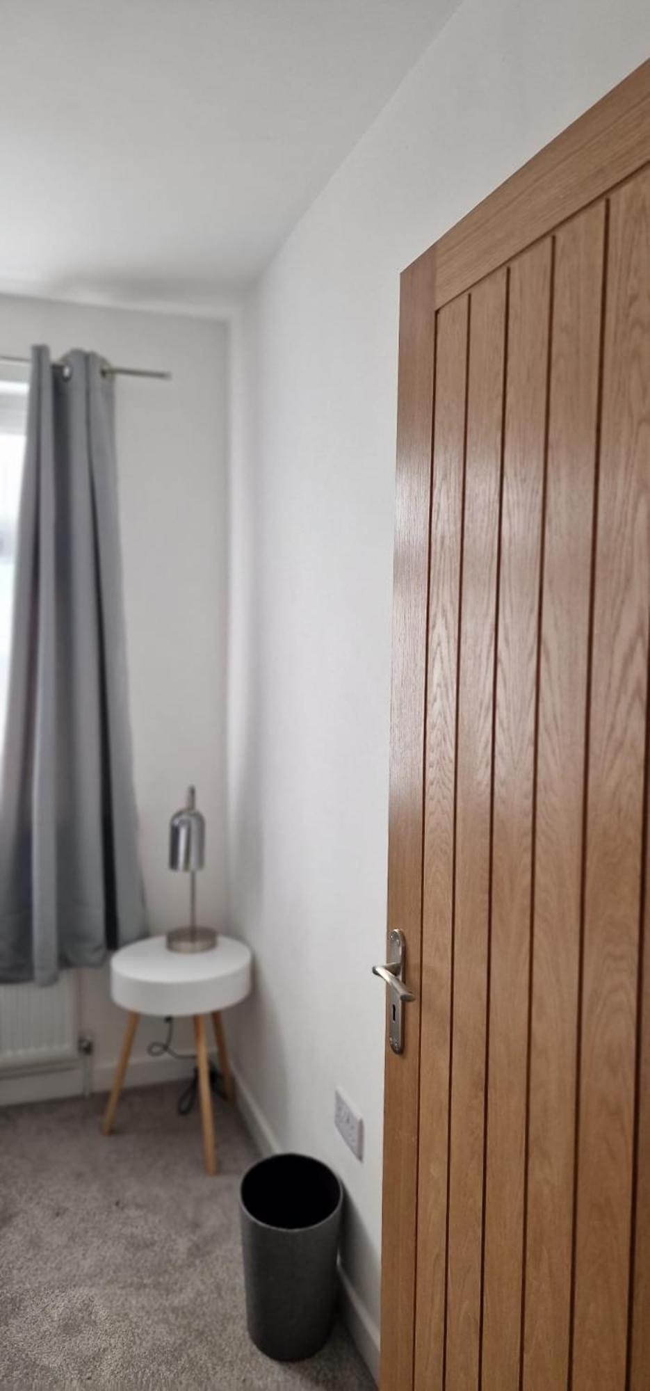 Shm Stays Leicester. Newly Renovated!! 15 Min Drive From City Centre, University. 9 Min Drive To Leicester City Stadium, 5 Min Drive To M1 & M69. 2 Min Walk To Bus Stop. Bagian luar foto